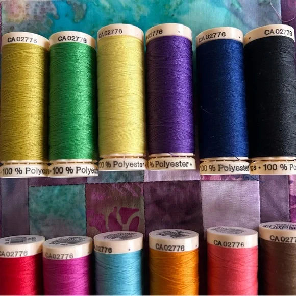 GUTERMANN 💯 1️⃣2️⃣ SPOOLS OF THREAD 🧵 BEAUTIFUL COLORS 110 yd 100m 💯 NWT FINAL - Picture 3 of 10